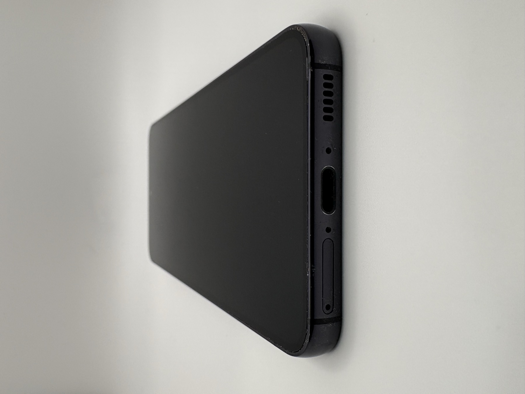 Good device — front view showing visible scratches